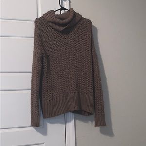 Turtle neck knit sweater